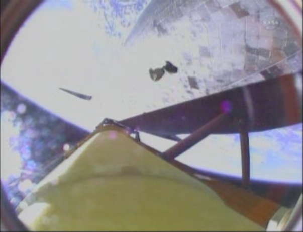 Debris Strike on Shuttle Discovery Poses No Threat, NASA Says